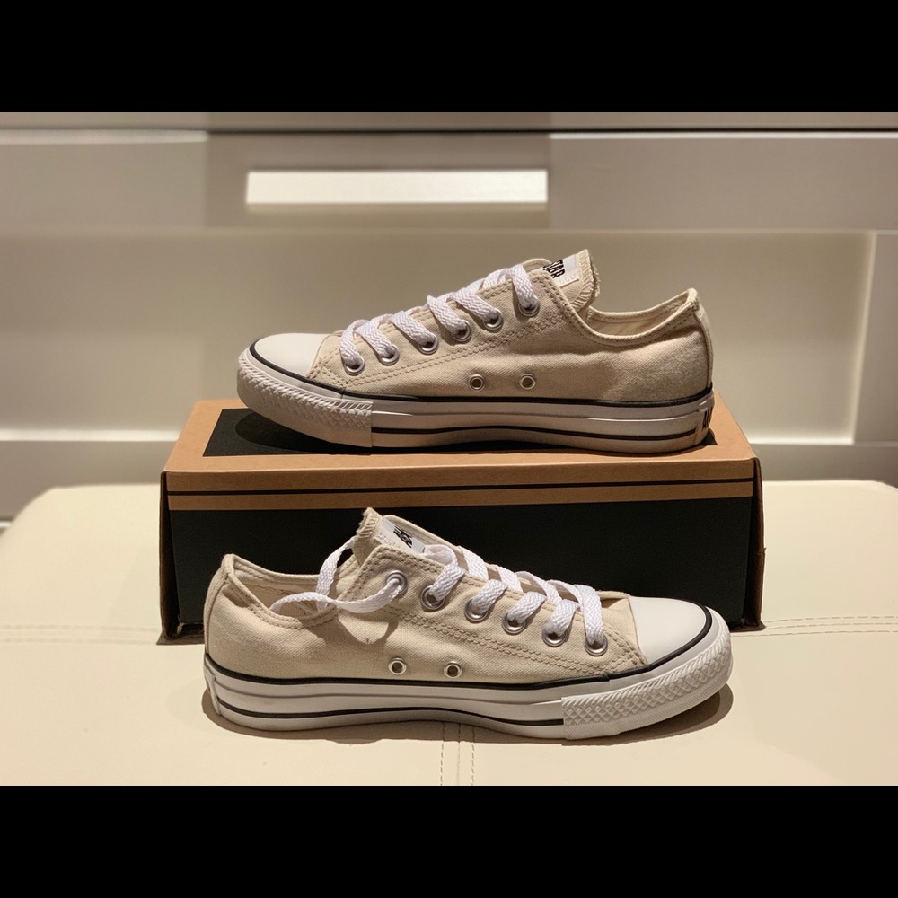 NEW Tan/ Ivory Converse